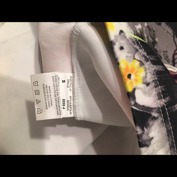 Cocoom Graphic Scenery Bodycon Sleeveless Dress - Picture 3 of 6